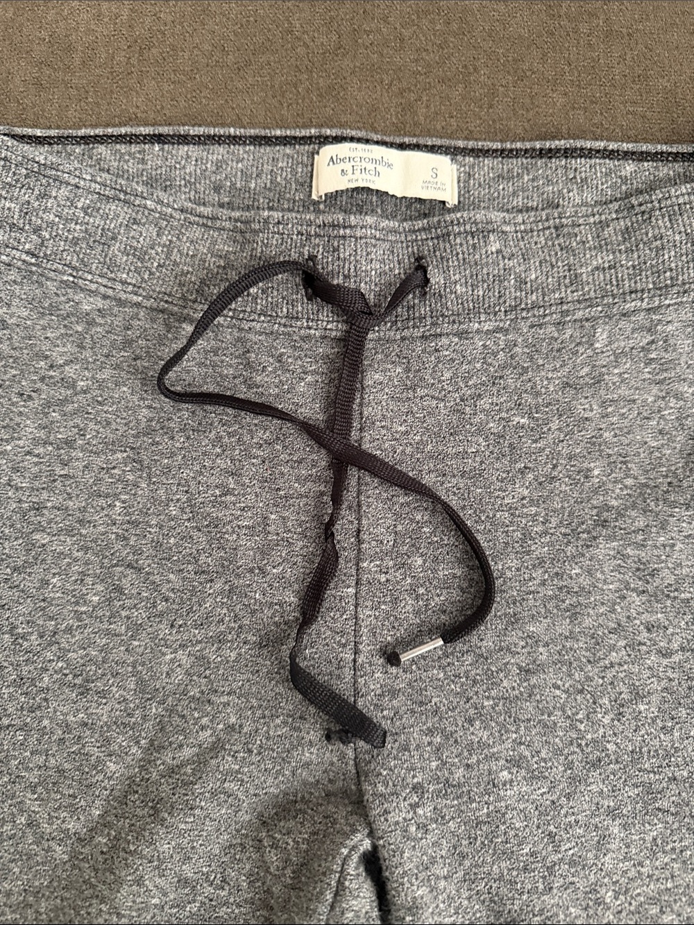 Abercrombie & Fitch Heather Gray Knit Waistband Sweater - Picture 4 of 4